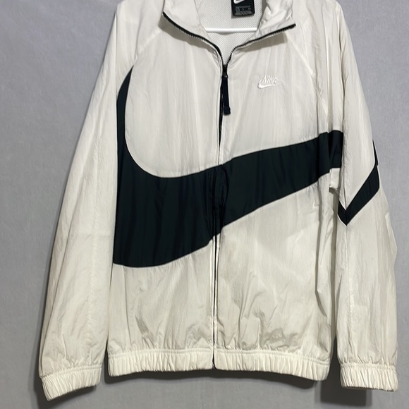 Nike Big Swoosh Windbreaker Jacket - Picture 2 of 4